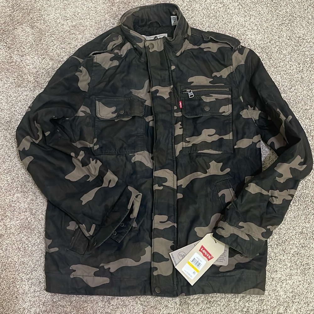 NWT Levi’s Camo Coat Medium